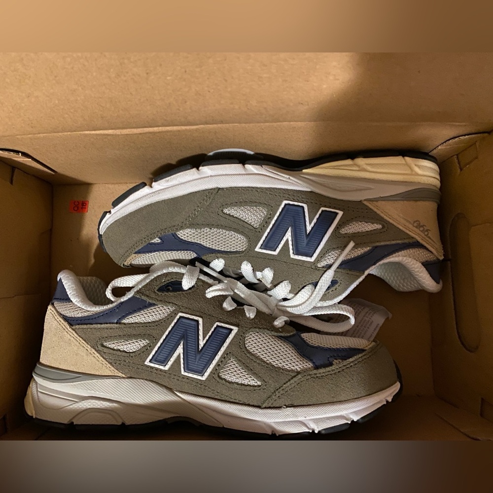 New Balance 990v3